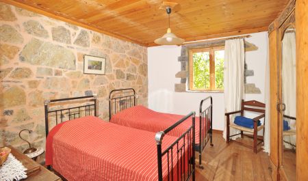 twin beds